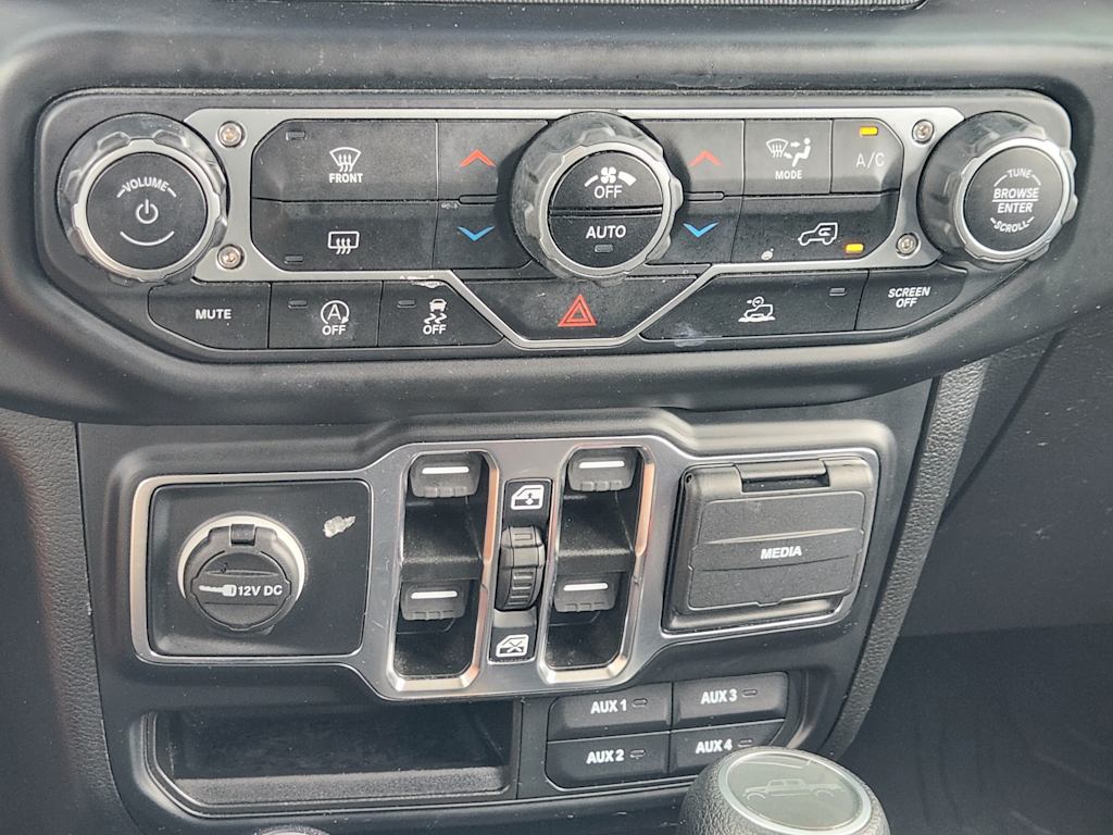 Thumbnail: 2022 Jeep Gladiator - 25