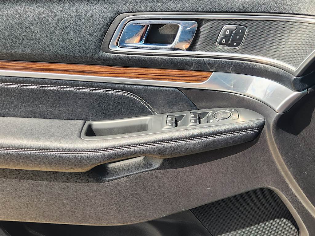 Thumbnail: 2016 Ford Explorer - 29