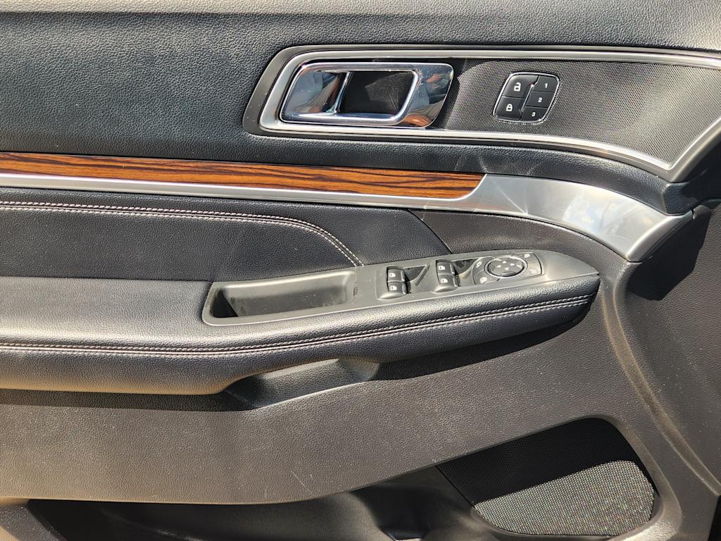 Thumbnail: 2016 Ford Explorer - 30