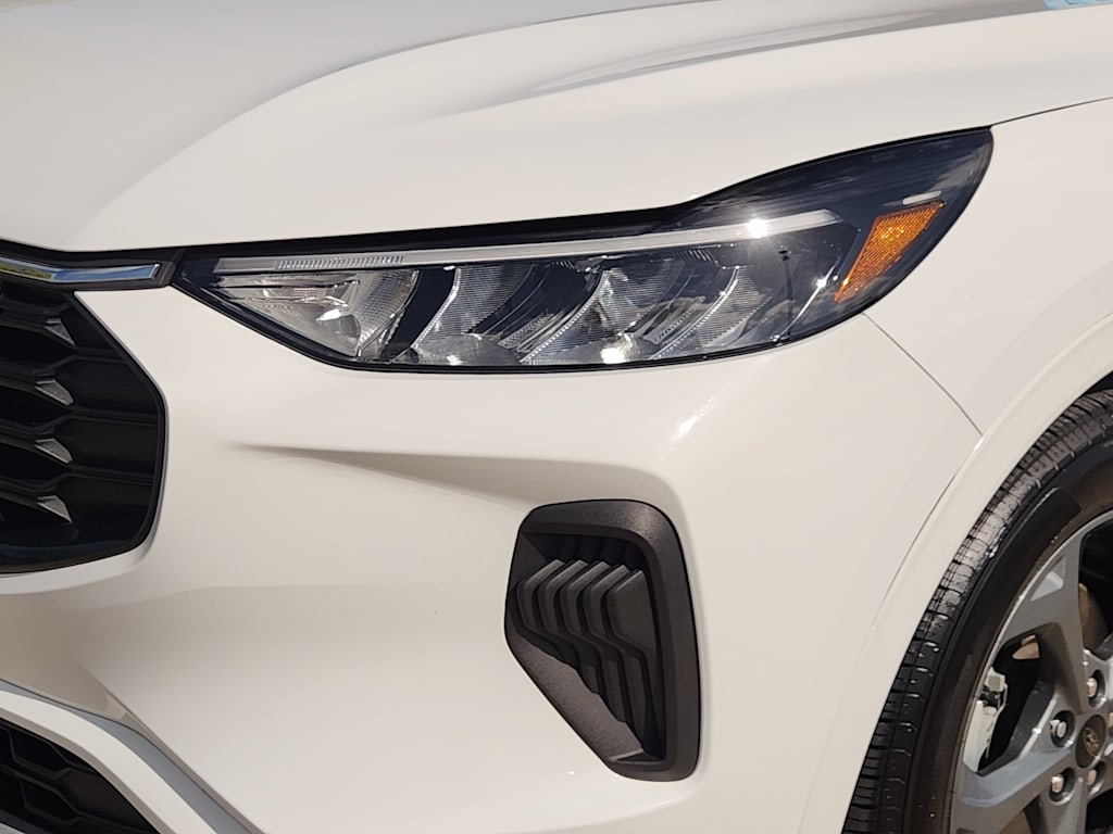 Thumbnail: 2023 Ford Escape - 23