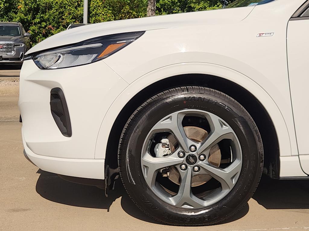 Thumbnail: 2023 Ford Escape - 8