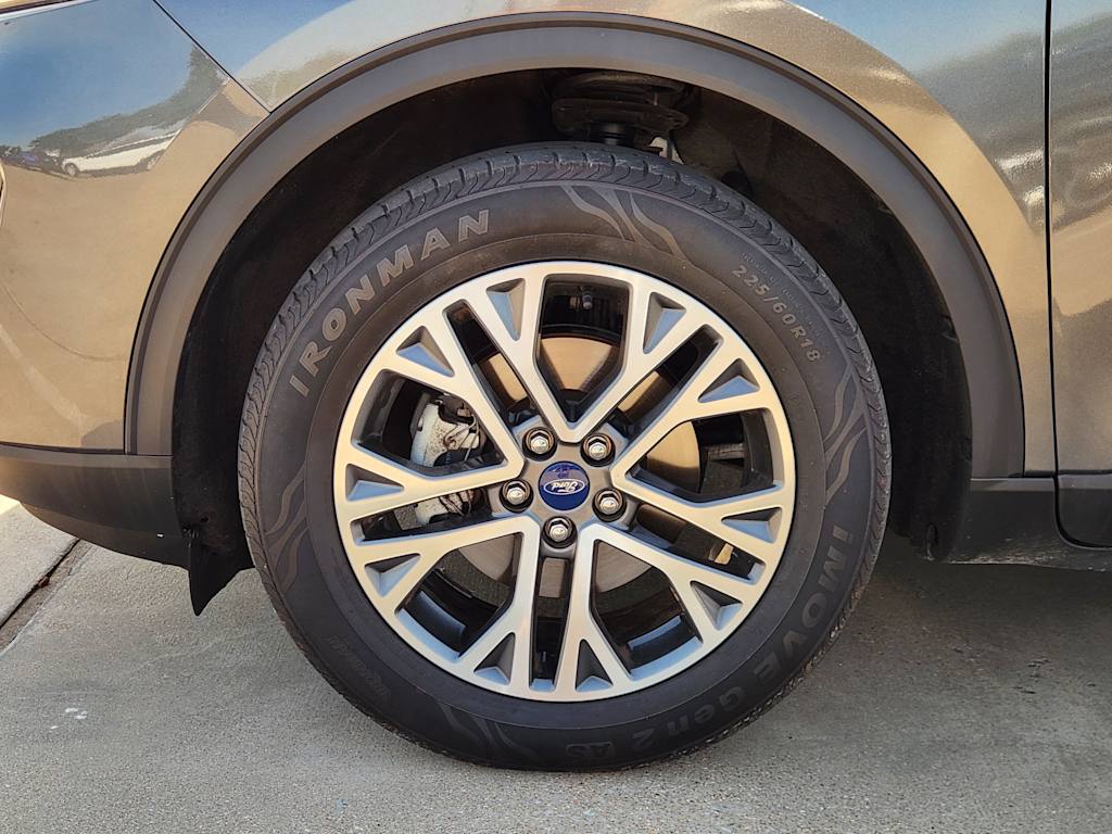 Thumbnail: 2020 Ford Escape - 6