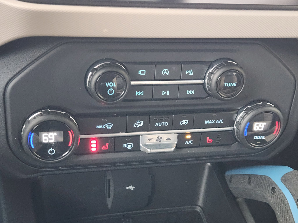 Thumbnail: 2023 Ford Bronco - 25