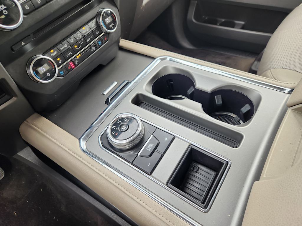 Thumbnail: 2018 Ford Expedition - 16