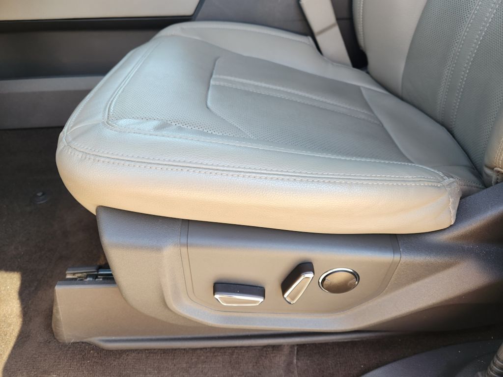 Thumbnail: 2021 Ford Expedition - 31