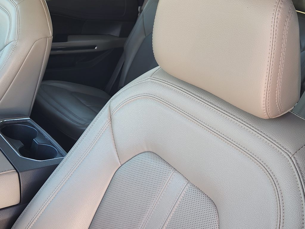 Thumbnail: 2021 Ford Expedition - 25