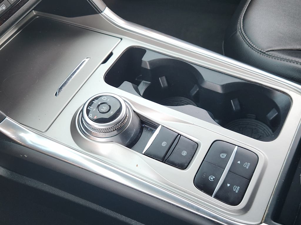 Thumbnail: 2020 Ford Explorer - 16