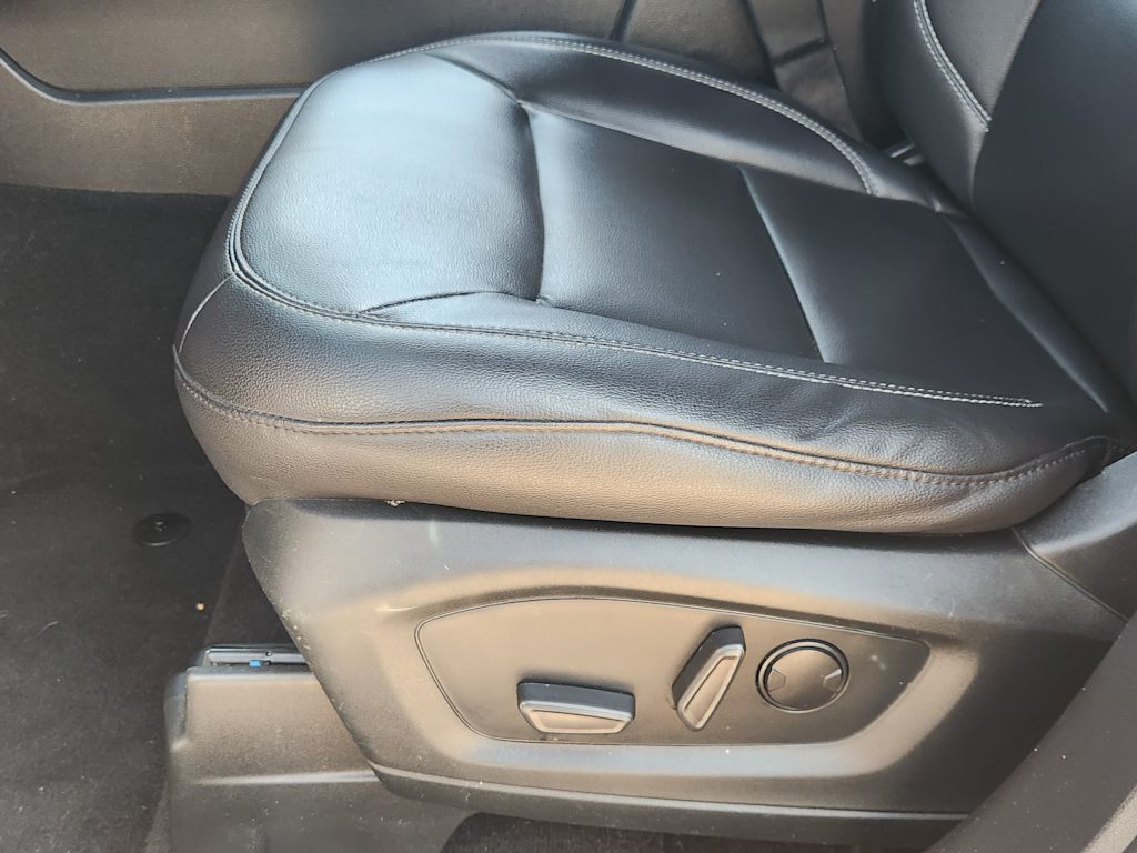 Thumbnail: 2020 Ford Explorer - 31