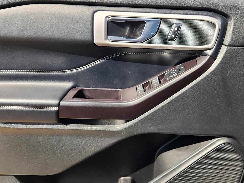 Thumbnail: 2020 Ford Explorer - 30