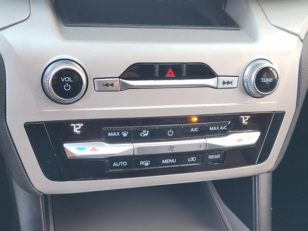 Thumbnail: 2020 Ford Explorer - 27