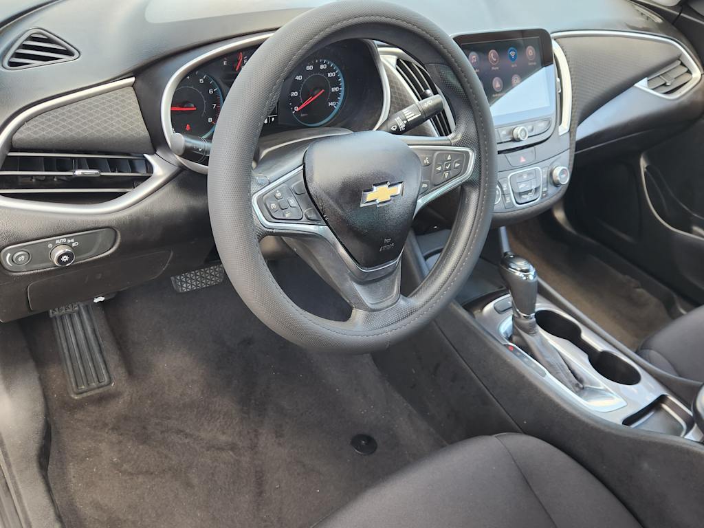 Thumbnail: 2019 Chevrolet Malibu - 2