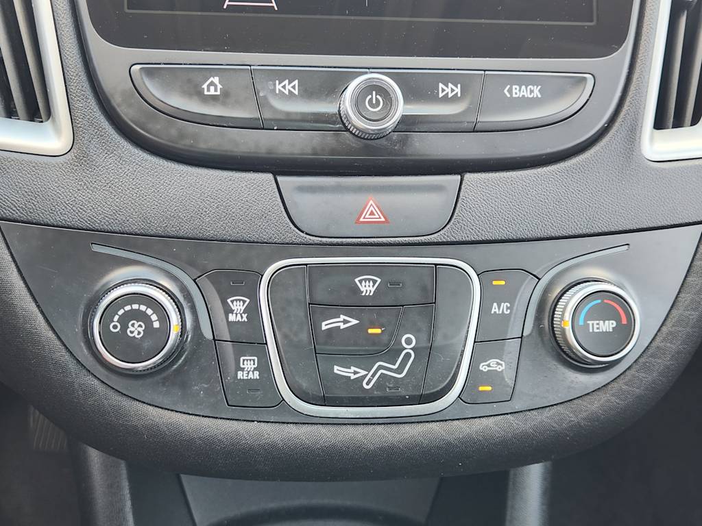 Thumbnail: 2019 Chevrolet Malibu - 25