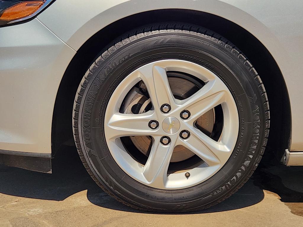 Thumbnail: 2019 Chevrolet Malibu - 21