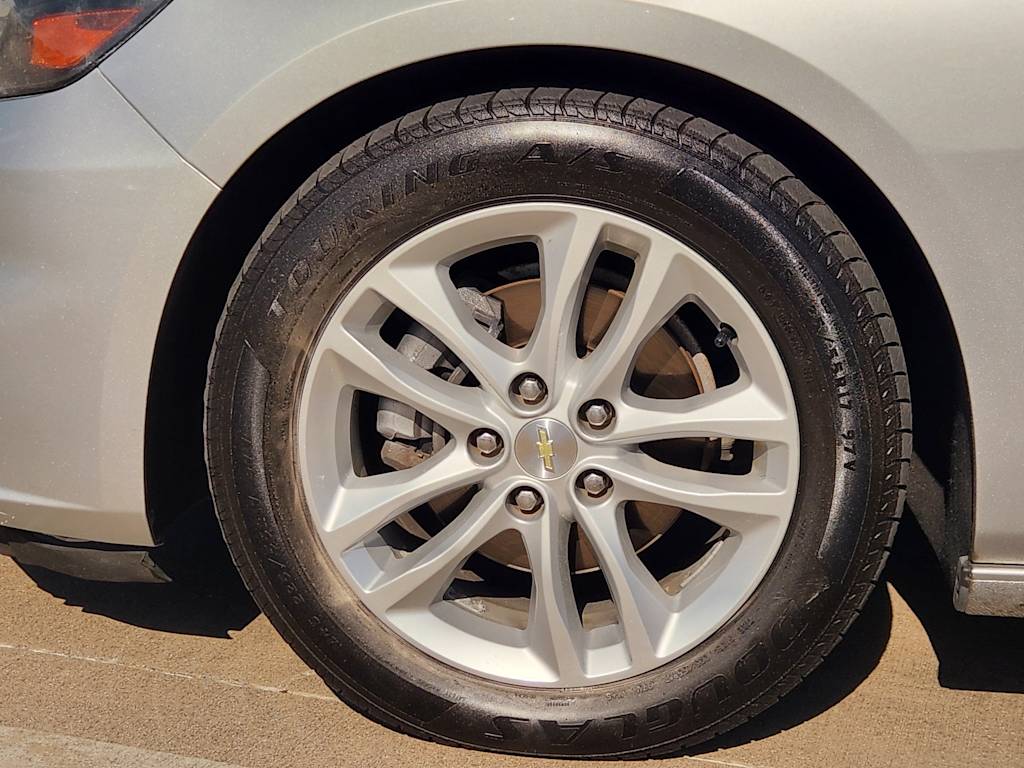 Thumbnail: 2016 Chevrolet Malibu - 22