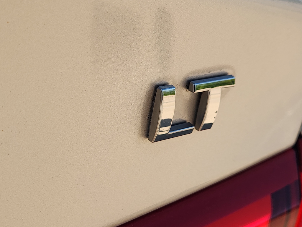 Thumbnail: 2016 Chevrolet Malibu - 7