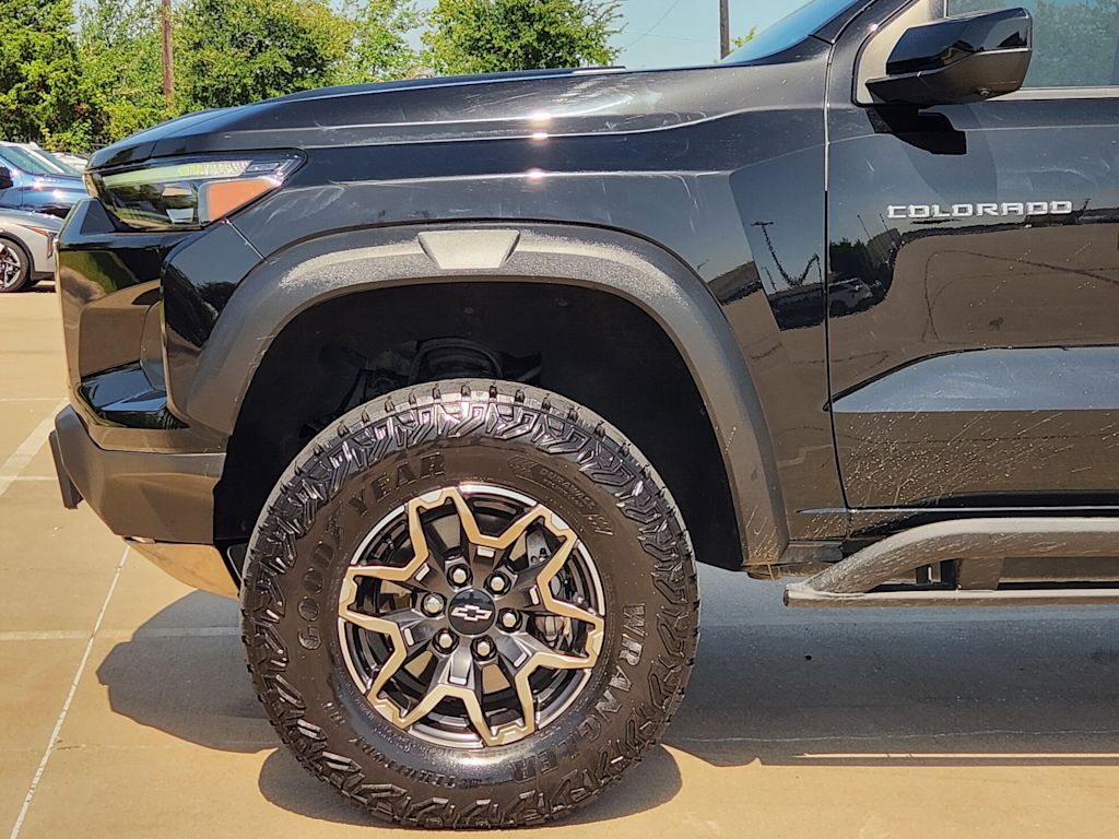 Thumbnail: 2024 Chevrolet Colorado - 8