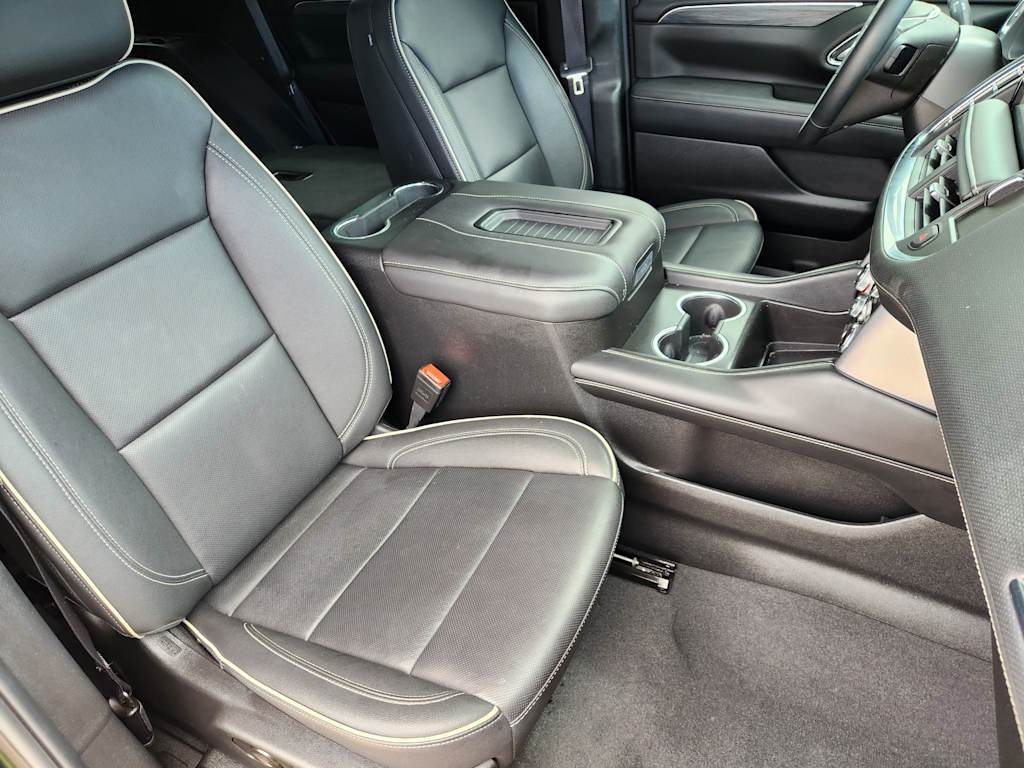 2024 GMC Yukon SLT 11