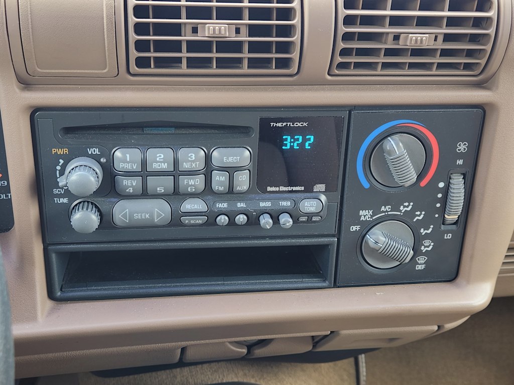 Thumbnail: 1997 Chevrolet Blazer - 21