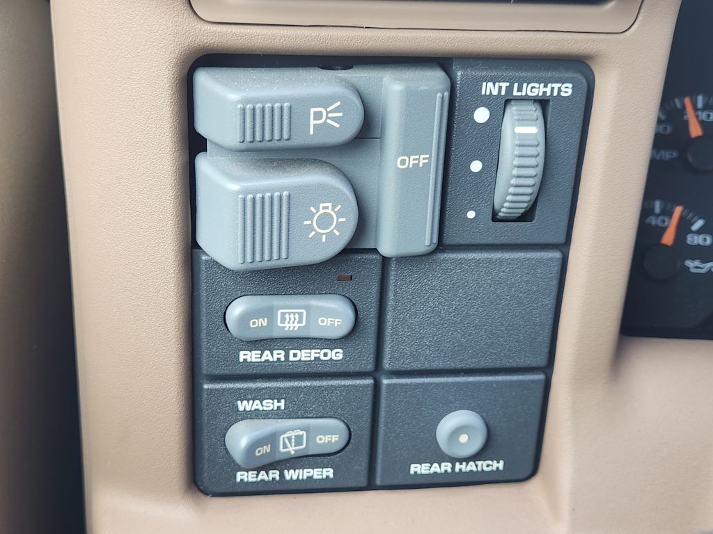 Thumbnail: 1997 Chevrolet Blazer - 25