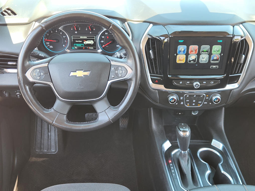 Thumbnail: 2018 Chevrolet Traverse - 14