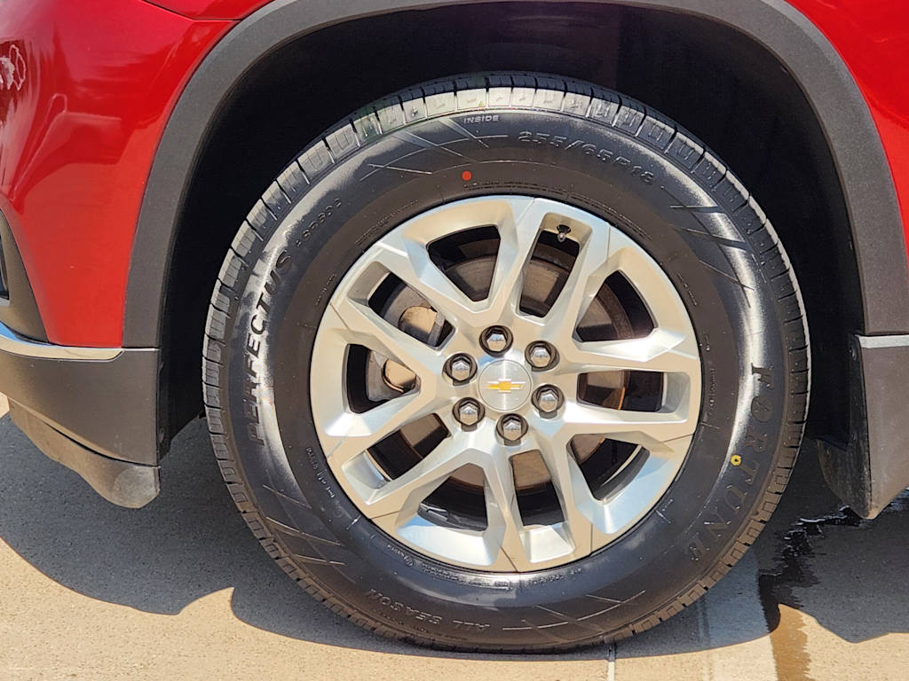 Thumbnail: 2018 Chevrolet Traverse - 23