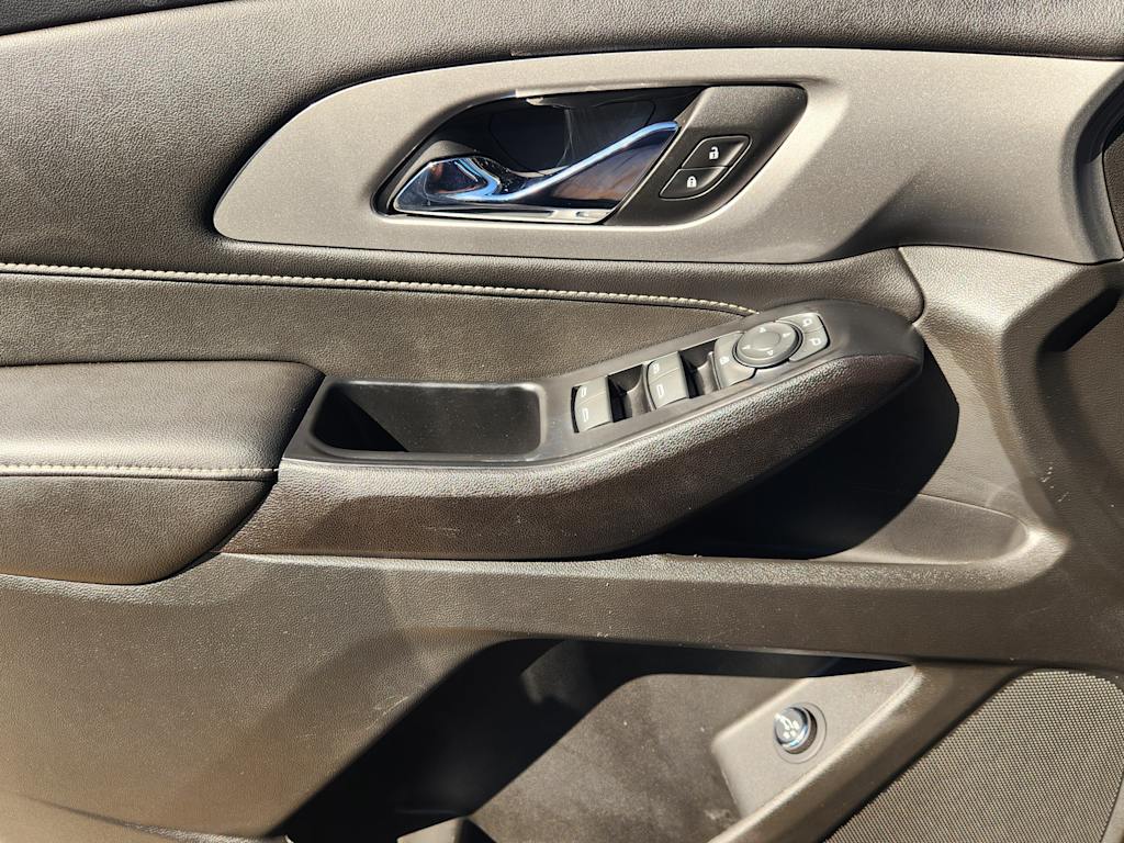 Thumbnail: 2023 Chevrolet Traverse - 30