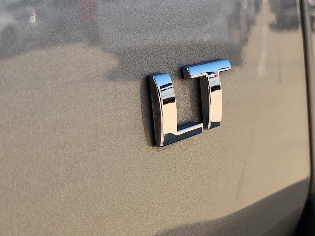 Thumbnail: 2023 Chevrolet Traverse - 7