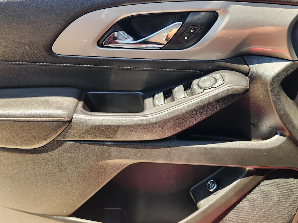 Thumbnail: 2020 Chevrolet Traverse - 30