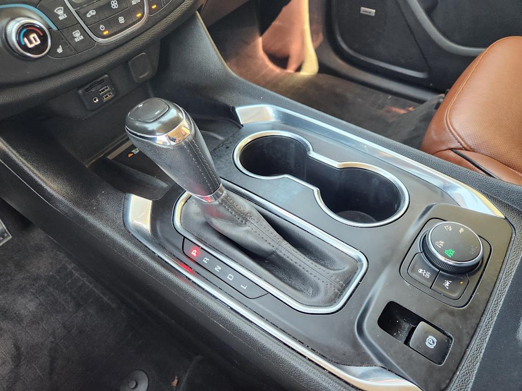 Thumbnail: 2020 Chevrolet Traverse - 16