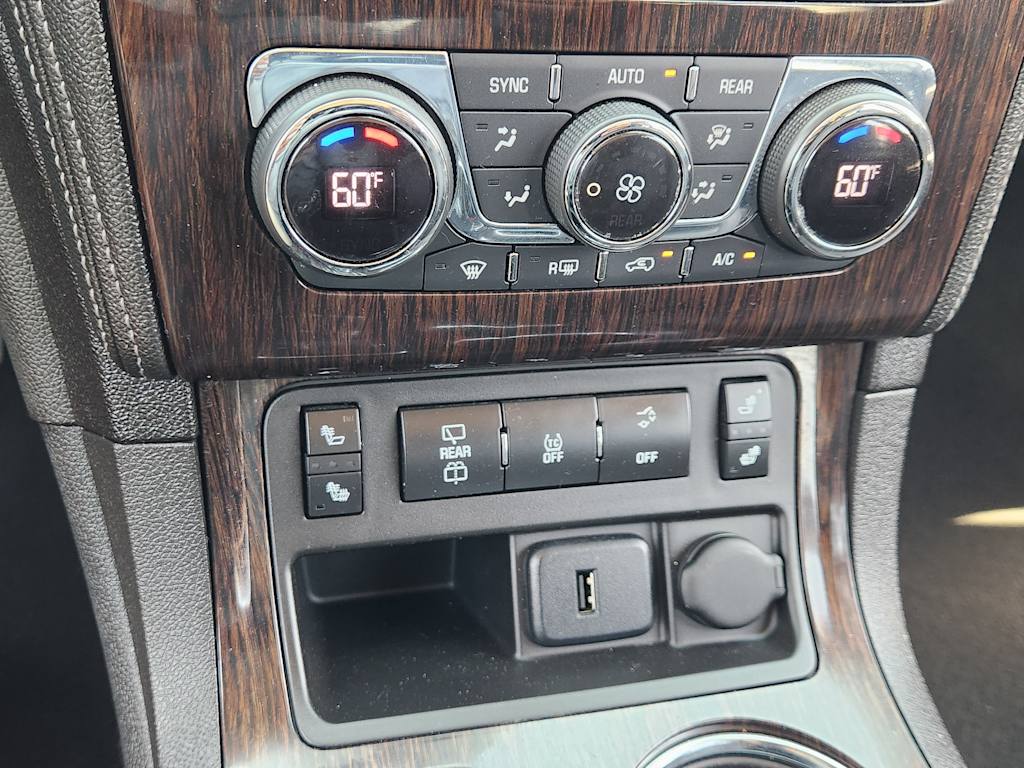Thumbnail: 2015 Chevrolet Traverse - 27