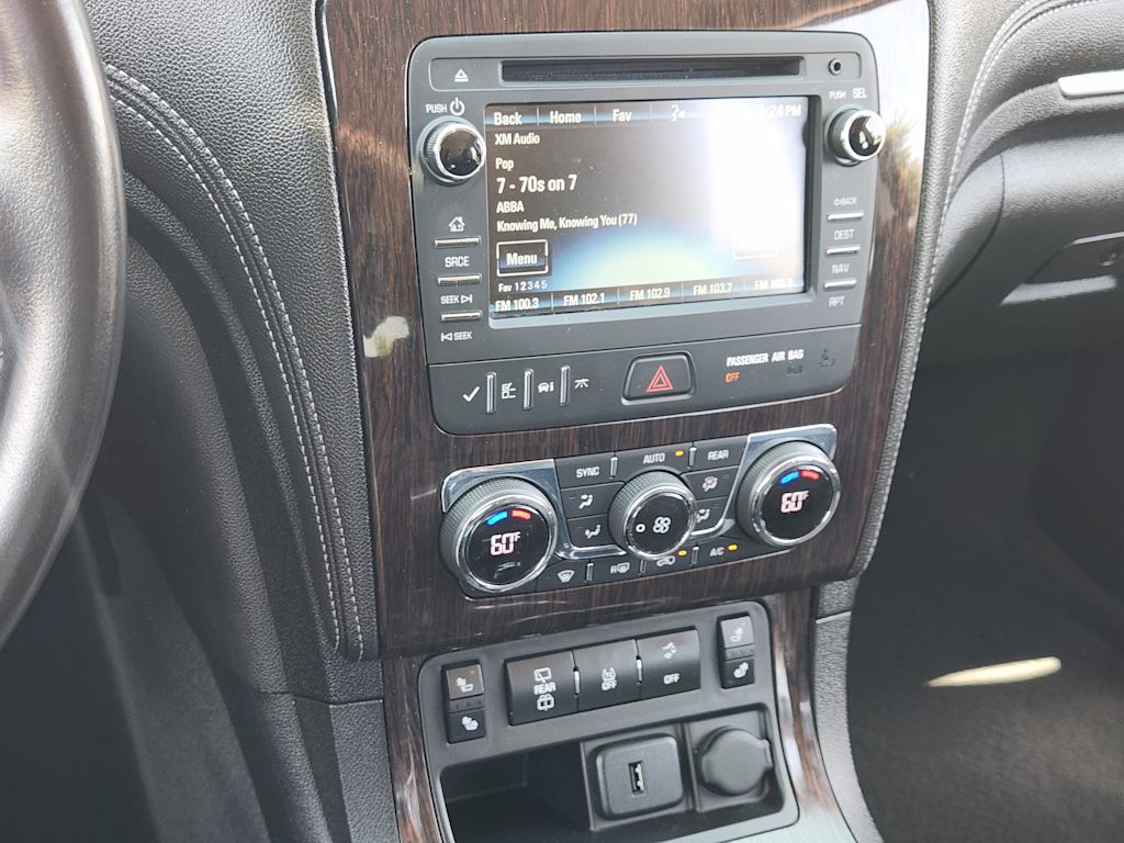 Thumbnail: 2015 Chevrolet Traverse - 15