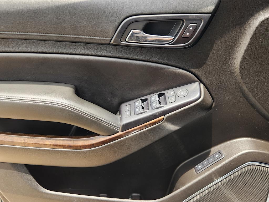 Thumbnail: 2019 Chevrolet Tahoe - 30
