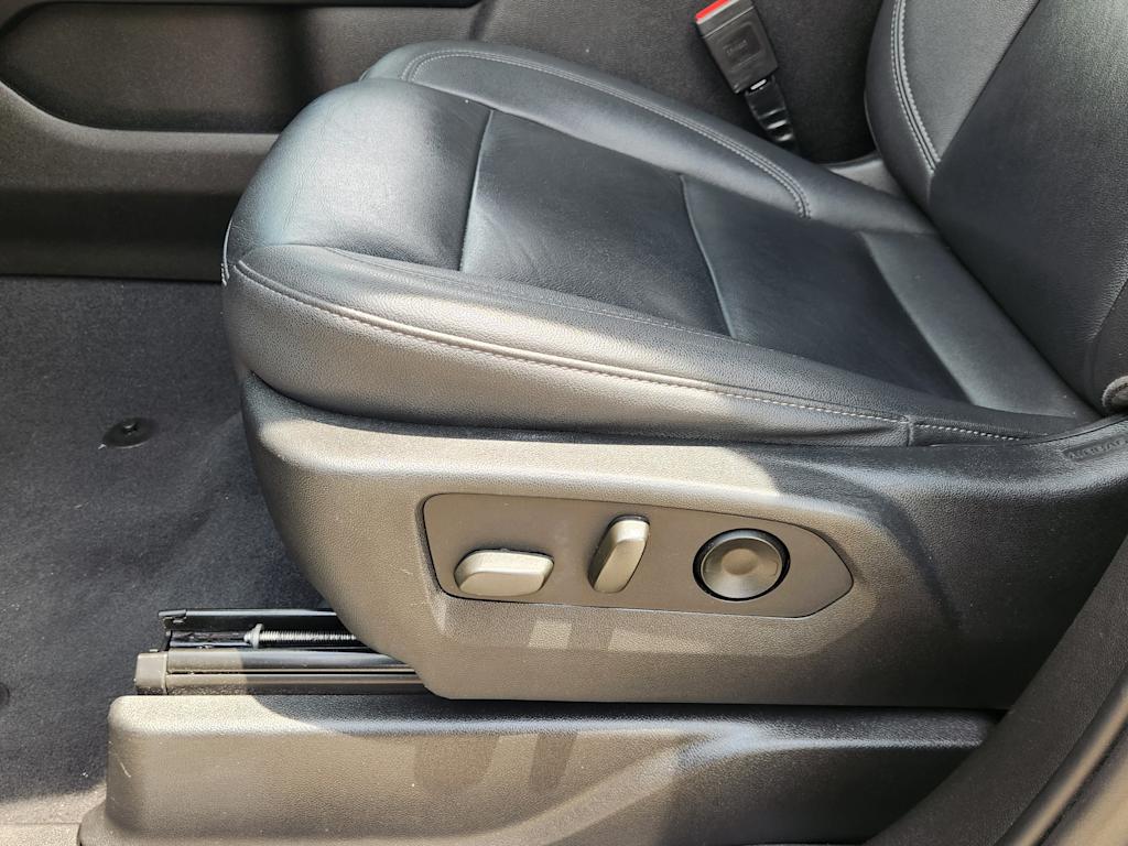 Thumbnail: 2023 Chevrolet Tahoe - 30