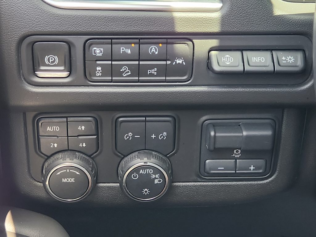 Thumbnail: 2024 Chevrolet Tahoe - 28