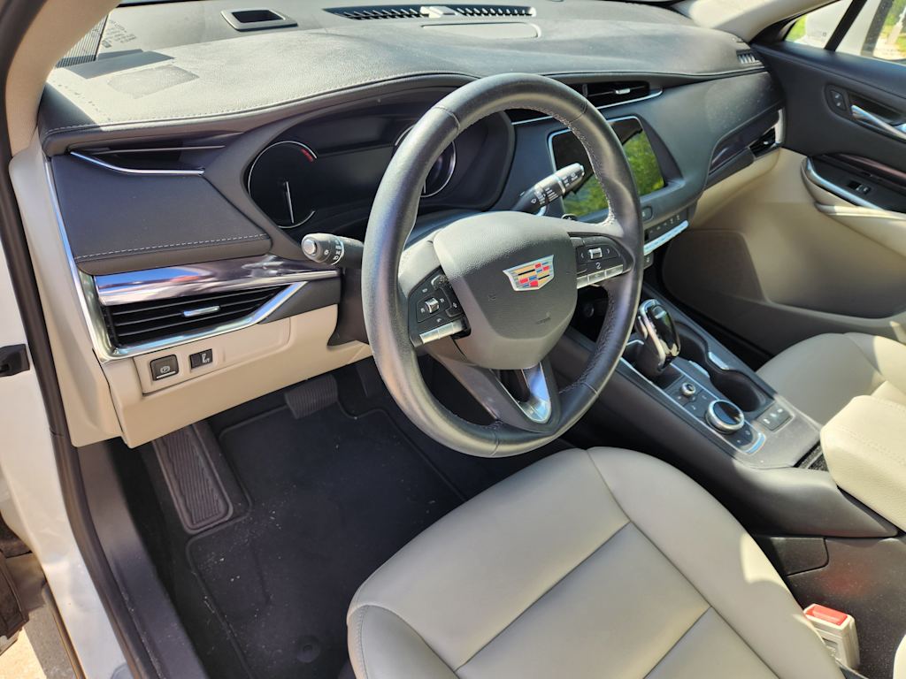 Thumbnail: 2022 Cadillac XT4 - 2