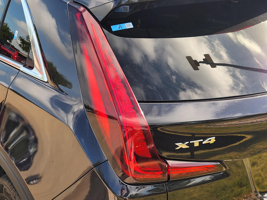 Thumbnail: 2022 Cadillac XT4 - 12