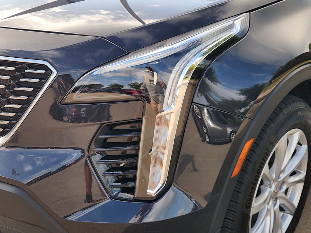 Thumbnail: 2022 Cadillac XT4 - 11