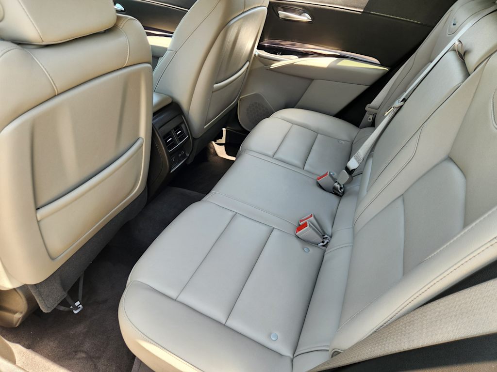 Thumbnail: 2022 Cadillac XT4 - 13