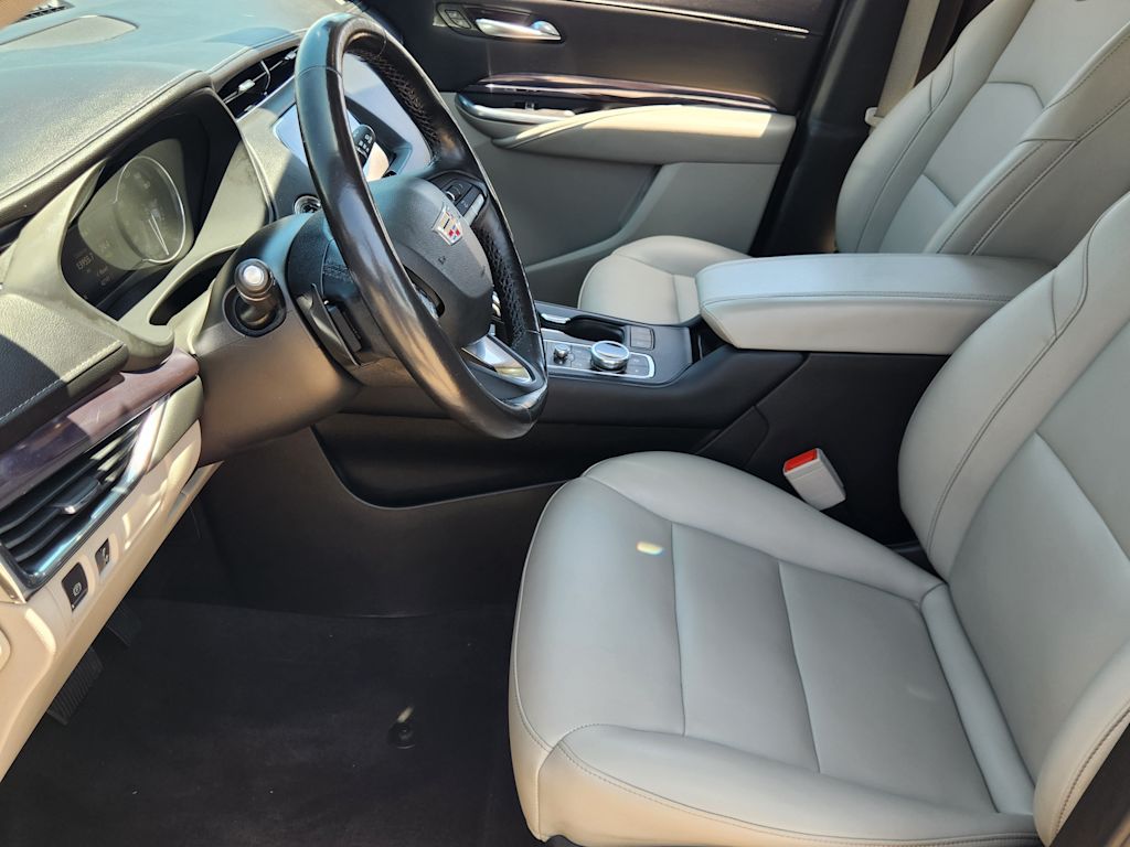 Thumbnail: 2022 Cadillac XT4 - 11