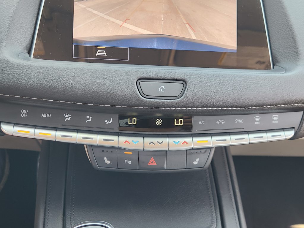 Thumbnail: 2022 Cadillac XT4 - 26