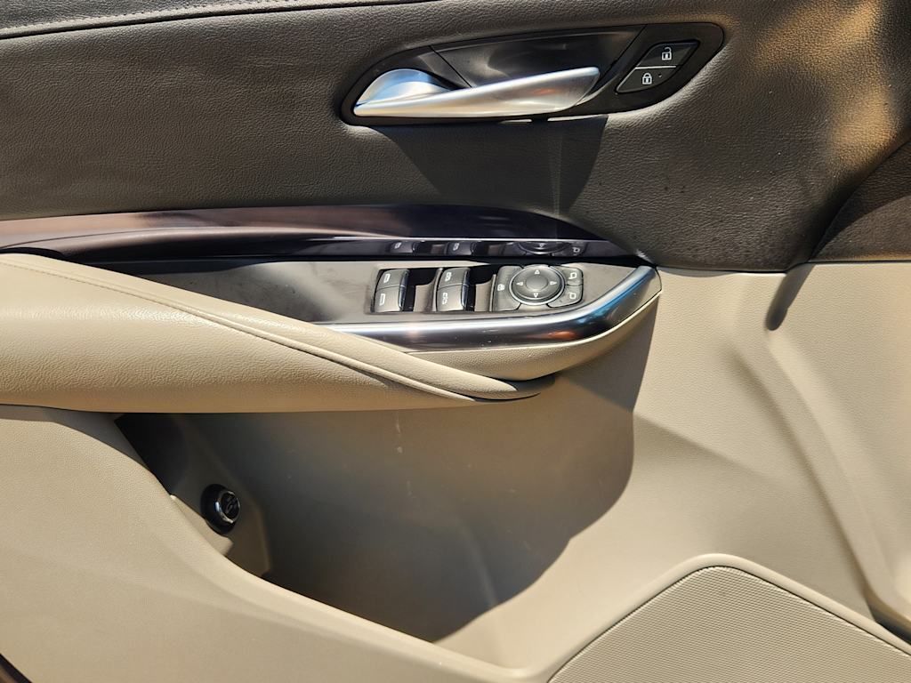 Thumbnail: 2022 Cadillac XT4 - 29