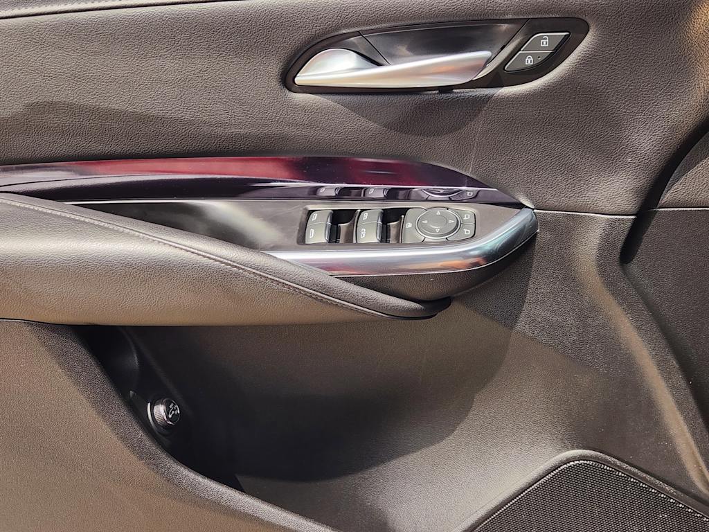 Thumbnail: 2023 Cadillac XT4 - 23