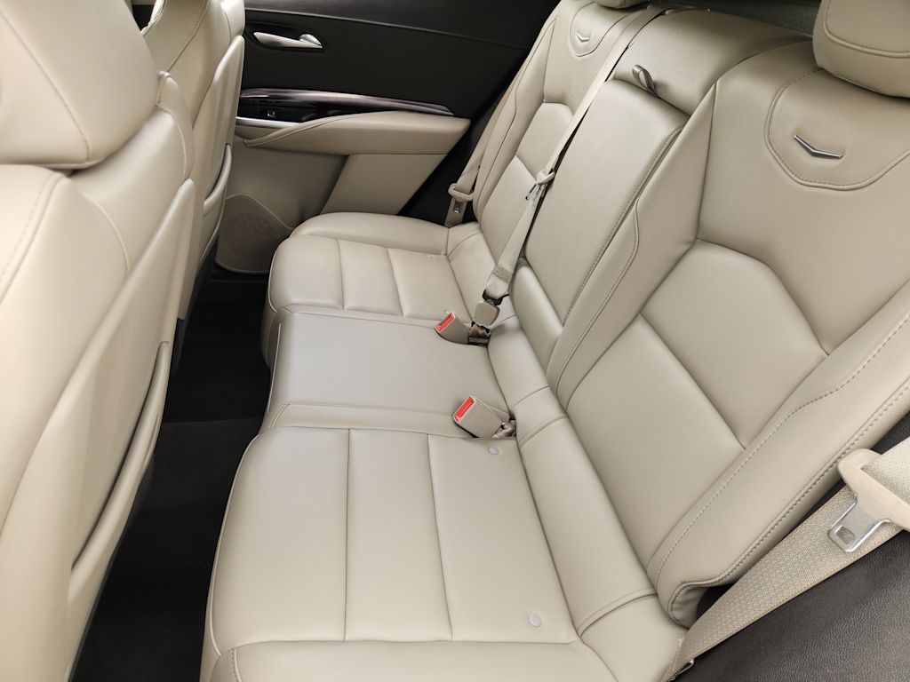 Thumbnail: 2023 Cadillac XT4 - 21