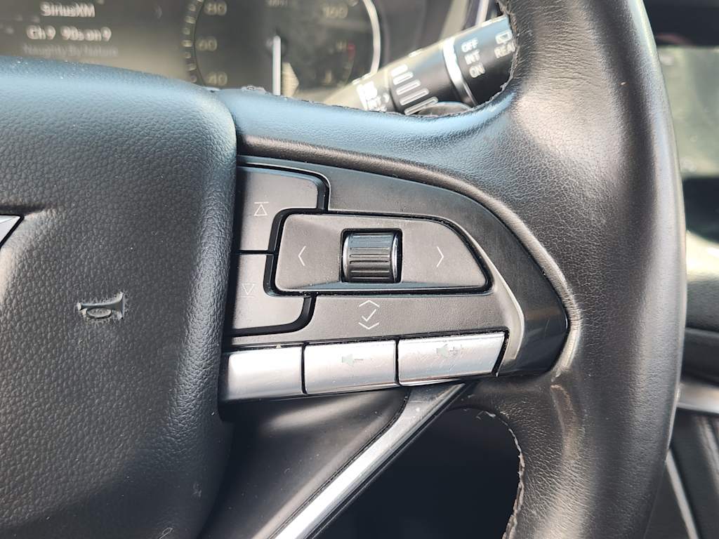 Thumbnail: 2022 Cadillac XT6 - 33