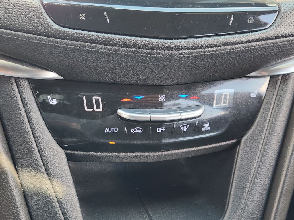 Thumbnail: 2022 Cadillac XT6 - 27