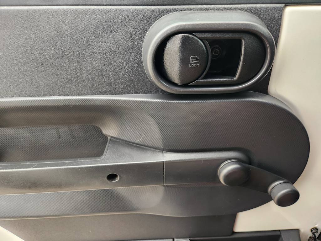 Thumbnail: 2010 Jeep Wrangler - 29