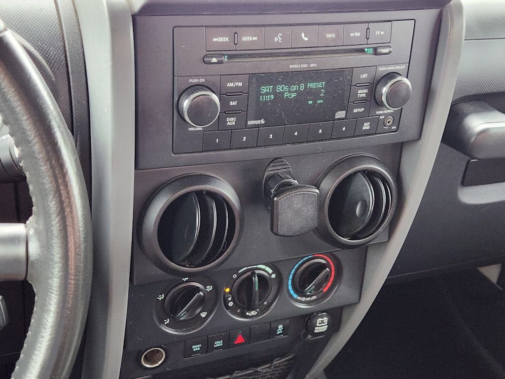 Thumbnail: 2010 Jeep Wrangler - 22