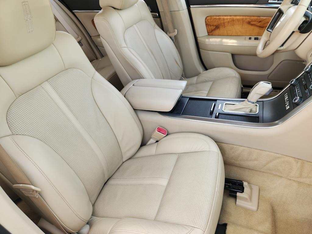 Thumbnail: 2012 Lincoln MKS - 12