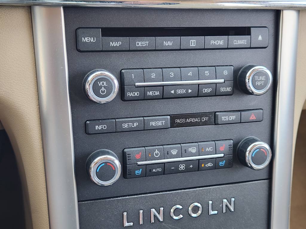 Thumbnail: 2012 Lincoln MKS - 26