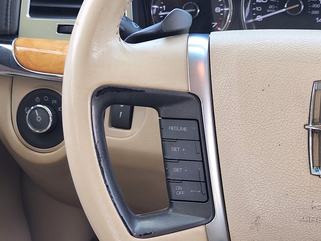 Thumbnail: 2012 Lincoln MKS - 32